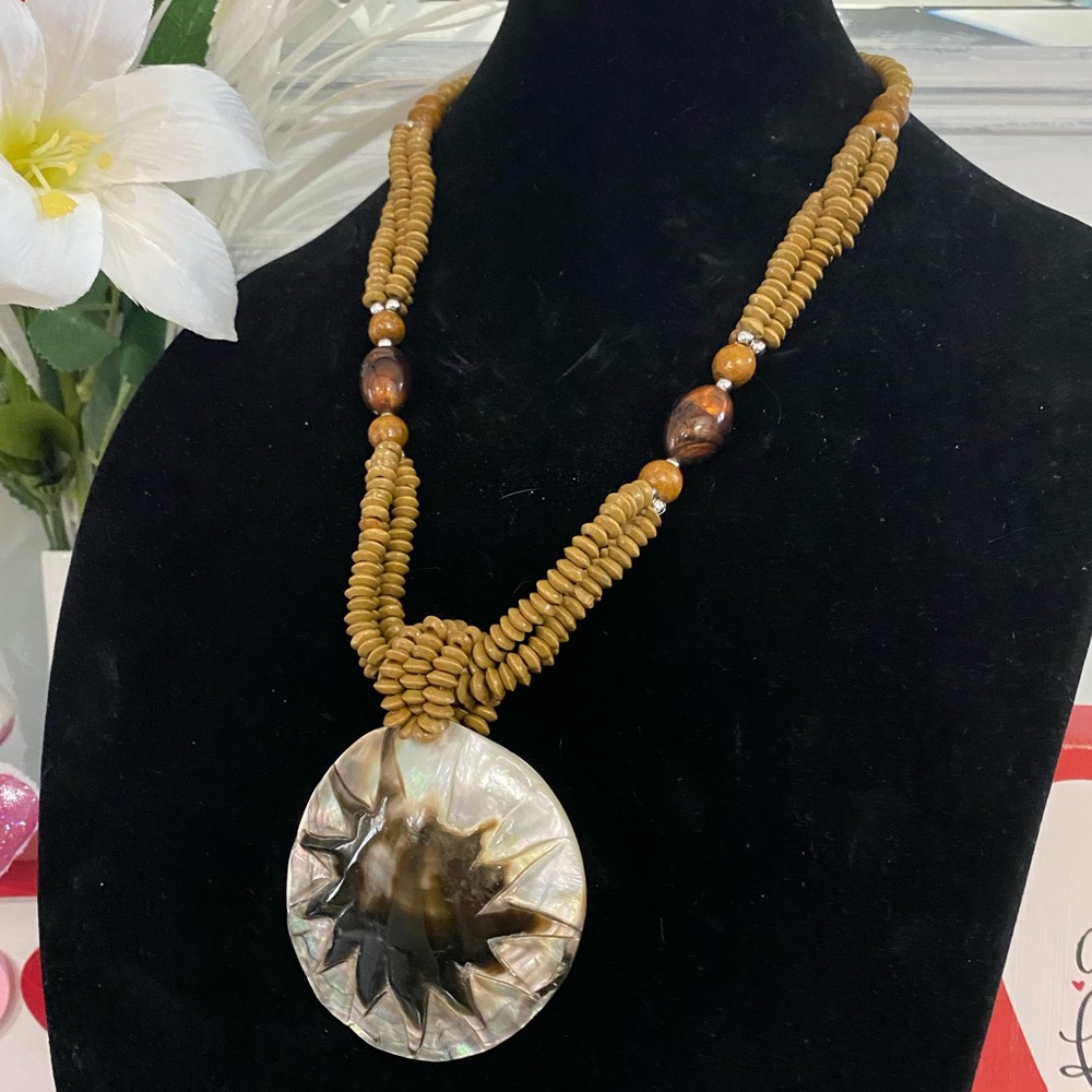 Vintage Beaded Shell Necklace